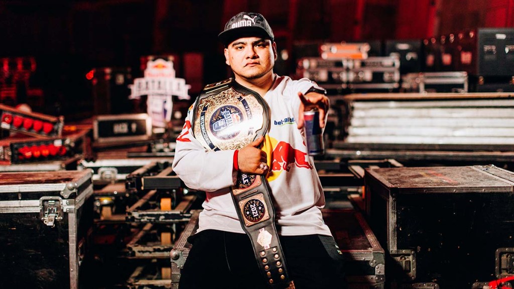 ¡ASÍ LUCE ACZINO EL BICAMPEONATO DE RED BULL BATALLA!