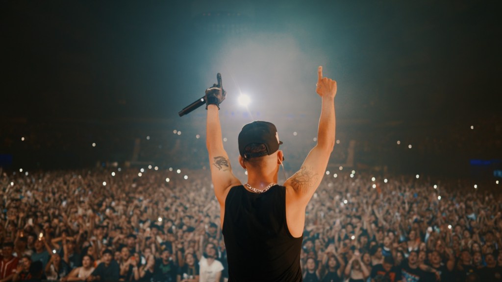 FERNANDOCOSTA ANUNCIA UNA PARADA DE LOS ESCENARIOS CON UNA ÚLTIMA SORPRESA