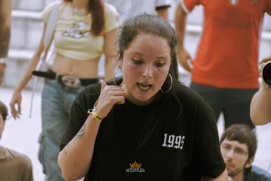 KYR4 CANTA AL OÍDO A LOS OJOS TRISTES DE LA CAPITAL