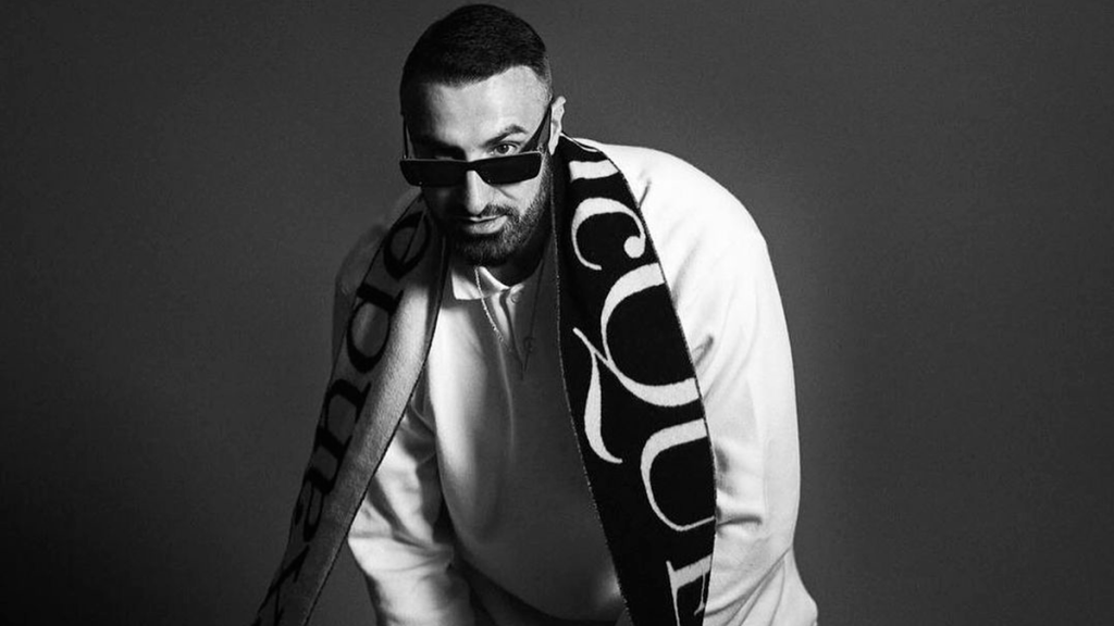 TOTEKING LANZA ‘LUCES FUERA’ Y ENTREGA EL TESTIGO DEL RAP A LA NUEVA GENERACIÓN