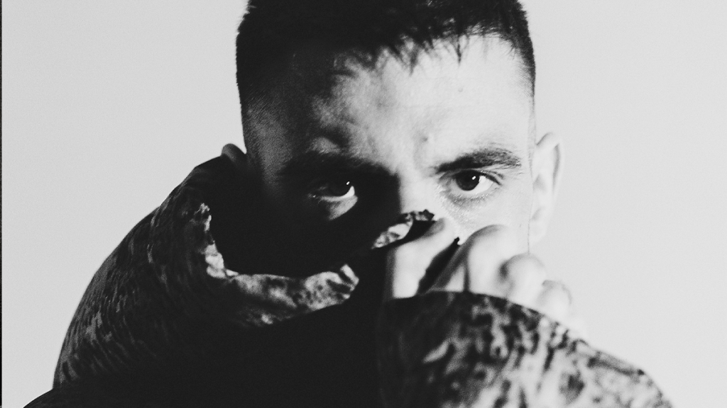ISRAEL B PRESENTA SU NUEVO DISCO “MI PROPIO PEOR ENEMIGO”