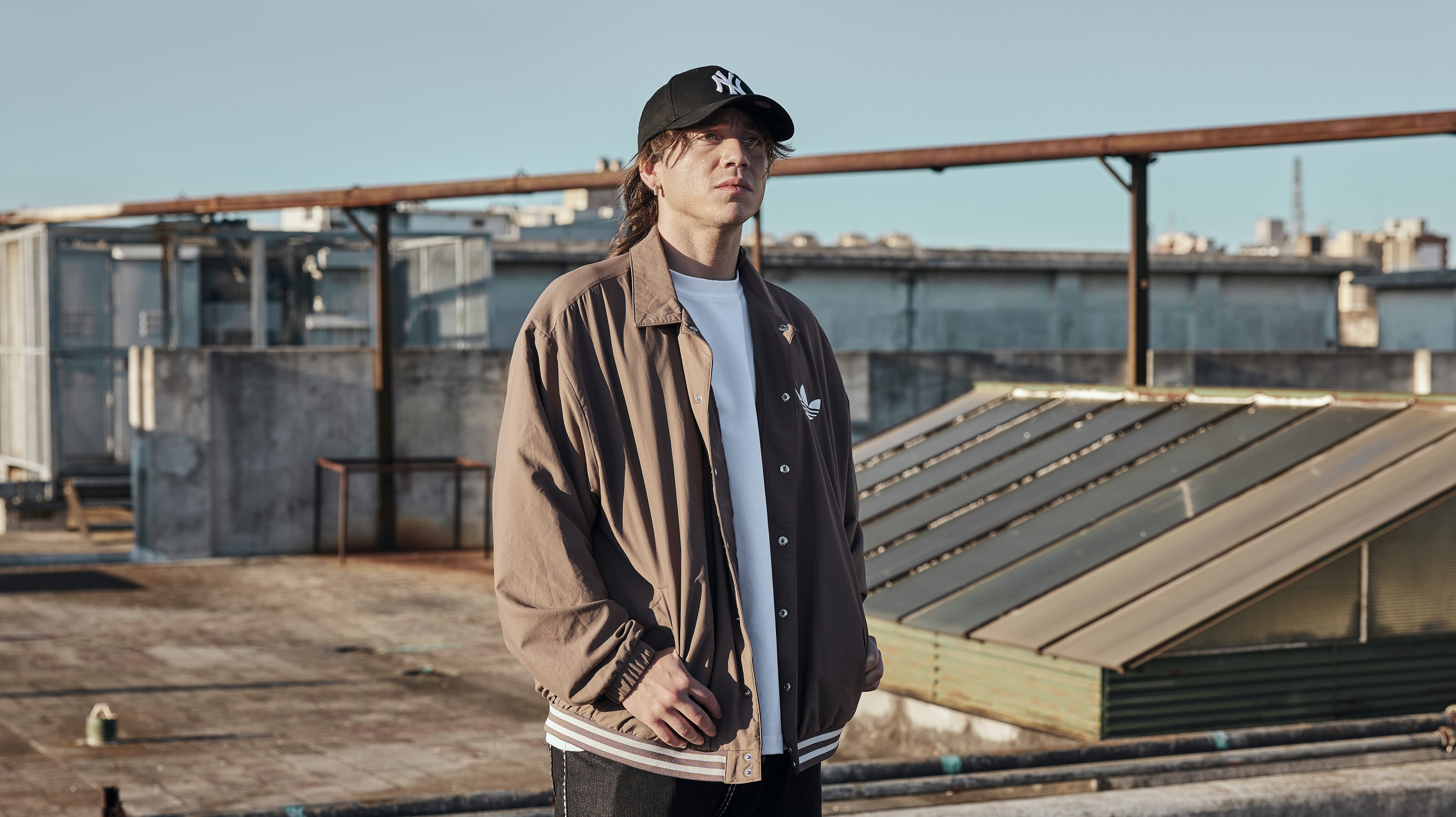 PAULO LONDRA VUELVE AL TRAP CON «VERSUS»