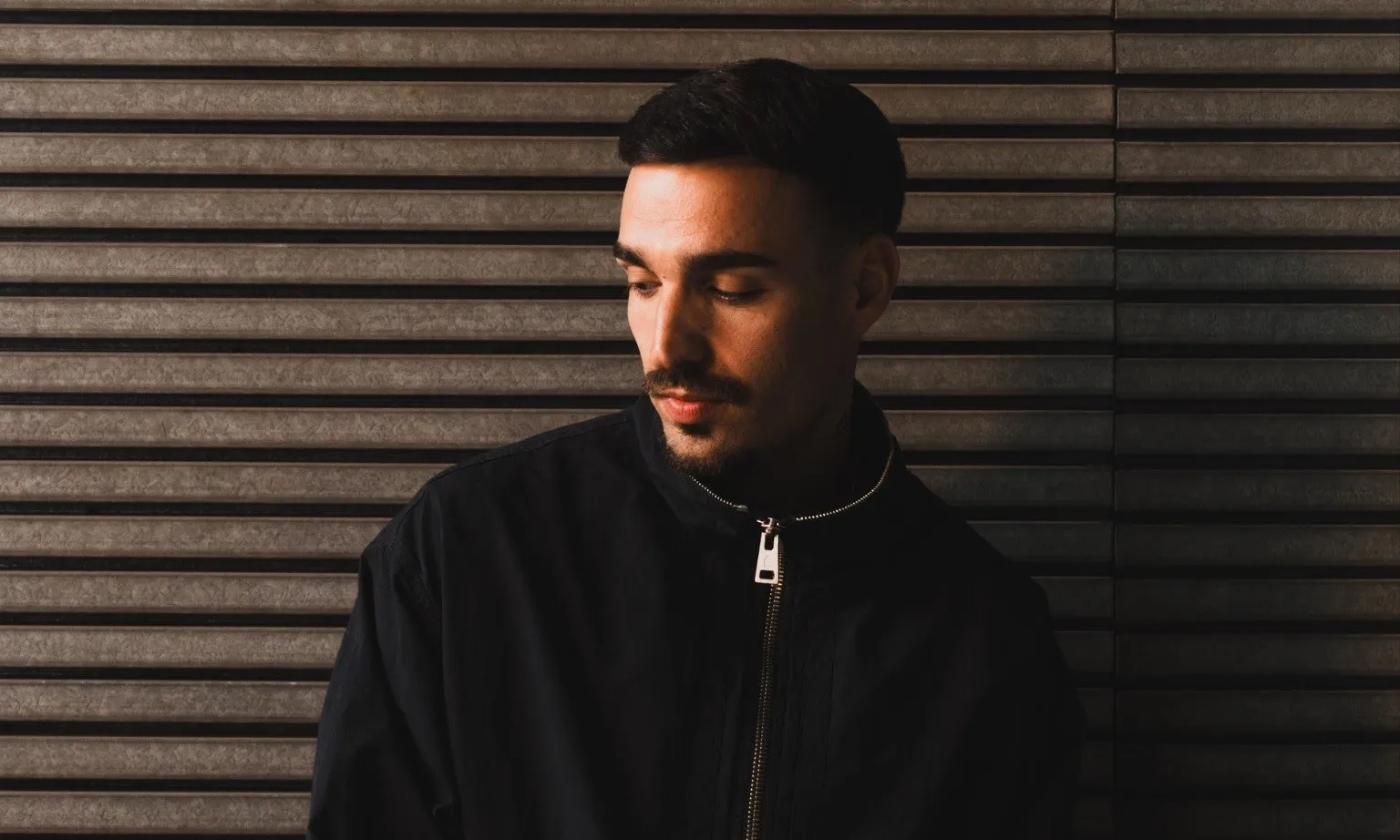 Rels B presenta ‘love love FLAKK’, el disco más maduro y completo de su carrera