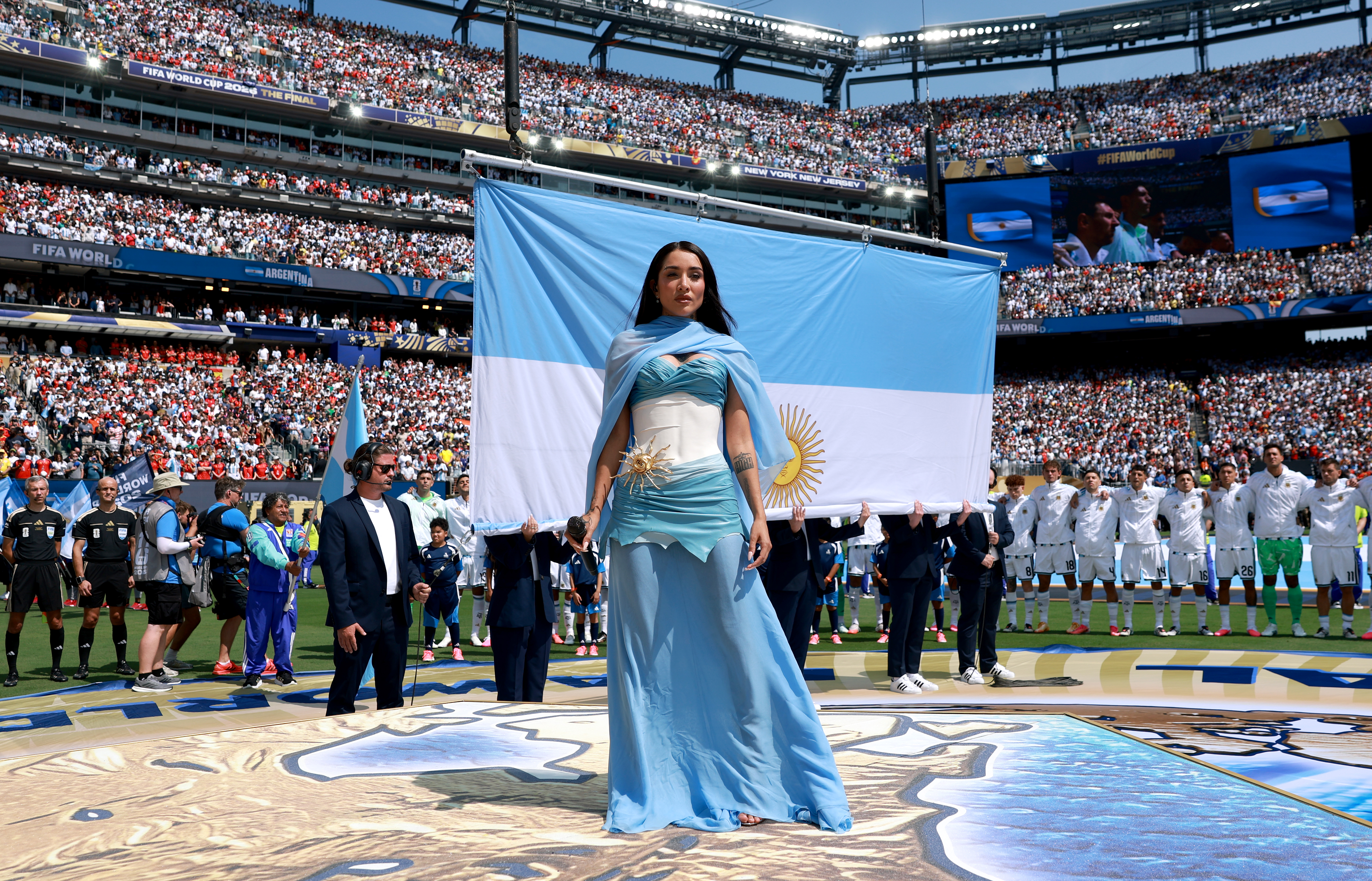 MARÍA BECERRA PUSO VOZ A ARGENTINA EN LA FINAL DEL MUNDIAL